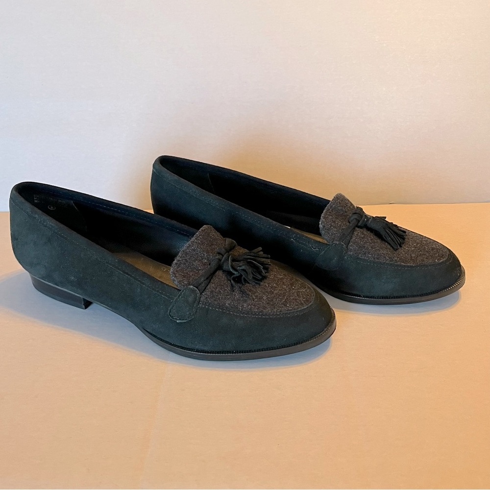 Etienne Aigner Women Size 5.5 Medium Black Loafer Suede Sides Tassel Shoe Preppy